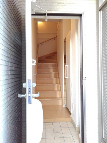 サンライズヒルⅥの玄関