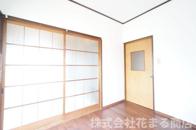 生実町T邸戸建の居間・リビング|物件、駅でお待ち合わせでのご案内歓迎！
