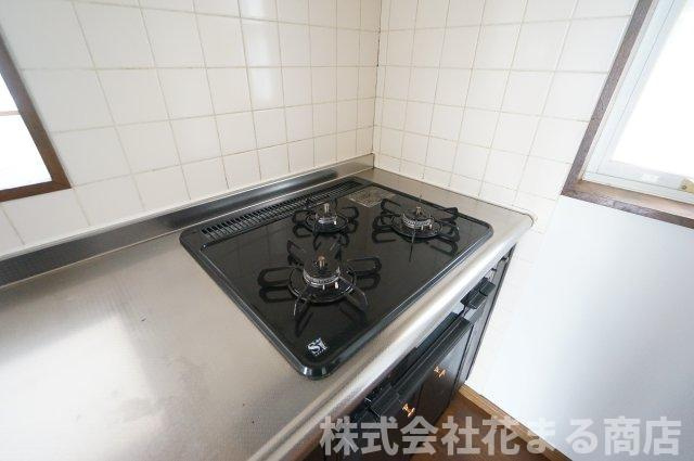 仁戸名町貸家のキッチン|物件、駅でお待ち合わせでのご案内歓迎！