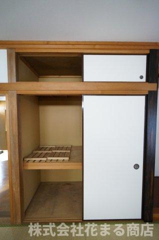 仁戸名町貸家の収納|物件、駅でお待ち合わせでのご案内歓迎！