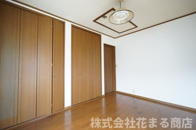仁戸名町貸家の洋室|物件、駅でお待ち合わせでのご案内歓迎！