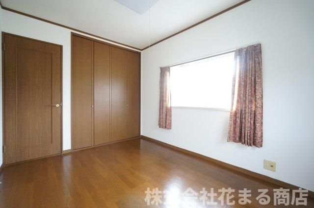 仁戸名町貸家の洋室|物件、駅でお待ち合わせでのご案内歓迎！