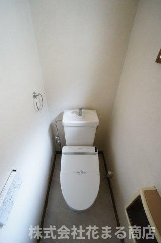 仁戸名町貸家のトイレ|物件、駅でお待ち合わせでのご案内歓迎！