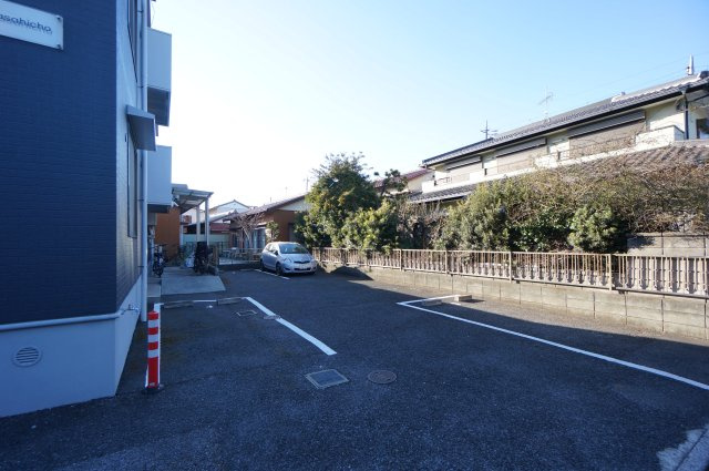 タウンコート旭町の駐車場|お電話でのご予約がスムーズです！