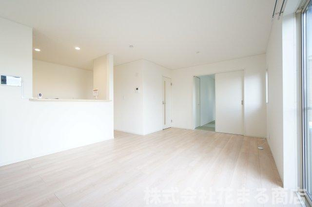 Kolet千葉川戸町の居間・リビング|物件、駅でお待ち合わせでのご案内歓迎！