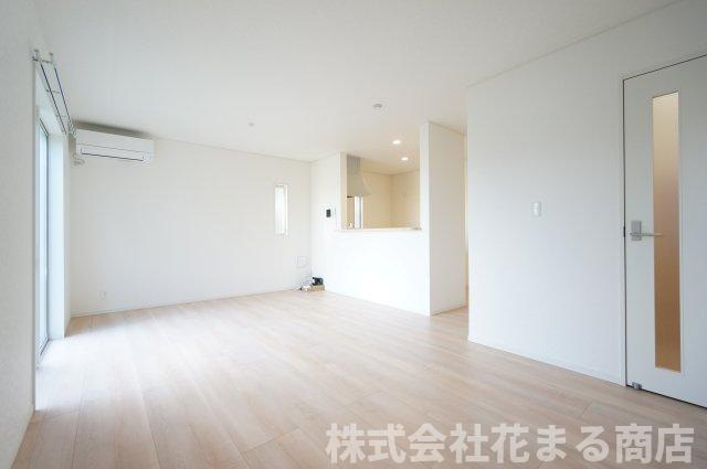 Kolet千葉川戸町の居間・リビング|物件、駅でお待ち合わせでのご案内歓迎！