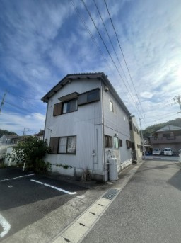 【水回り2系統！】高知市横浜東町　中古一戸建ての外観|周辺は落ち着いた住宅街です☆