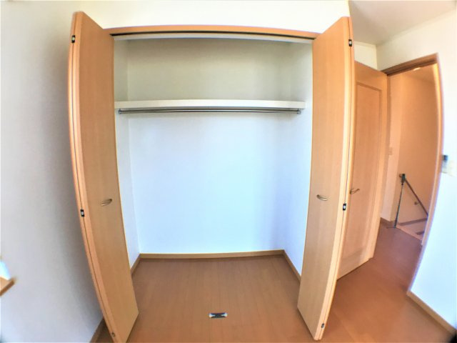 マーベラス新知台 A棟の収納