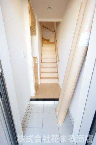 ヴェルジュドゥソレイユの玄関|物件、駅でお待ち合わせでのご案内歓迎！