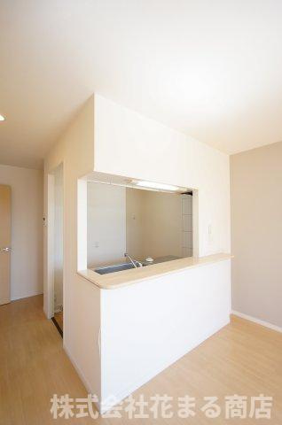 ヴェルジュドゥソレイユのキッチン|物件、駅でお待ち合わせでのご案内歓迎！