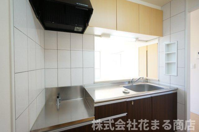 ヴェルジュドゥソレイユのキッチン|物件、駅でお待ち合わせでのご案内歓迎！