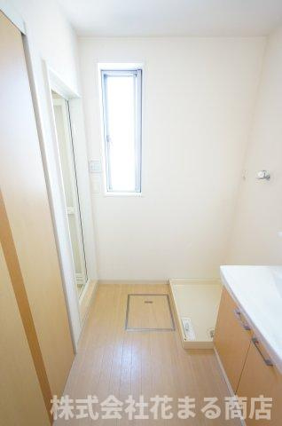 ヴェルジュドゥソレイユの洗面所|物件、駅でお待ち合わせでのご案内歓迎！