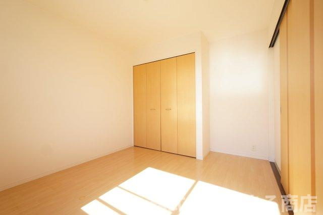 ヴェルジュドゥソレイユの寝室|物件、駅でお待ち合わせでのご案内歓迎！