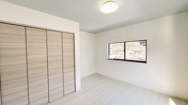 いわき市【常磐湯本町宝海】　不動産プラス　の洋室|落ち着いた色調の洋室です