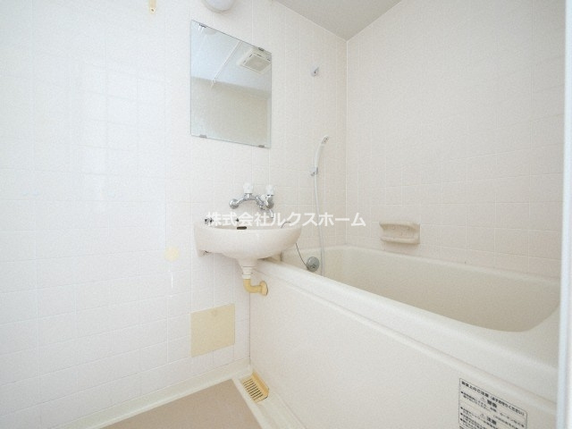 ヴィラナリー元町の浴室