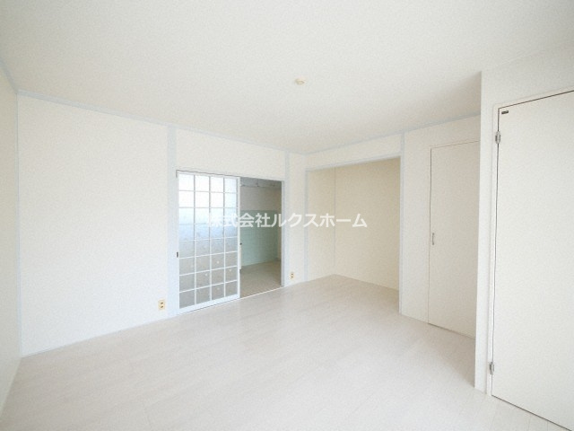 ヴィラナリー元町の居間・リビング