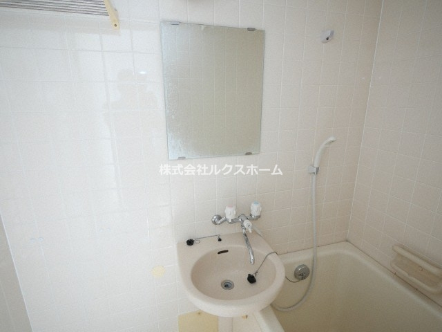 ヴィラナリー元町の洗面所