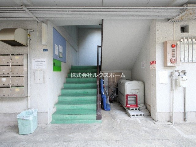 ヴィラナリー元町のエントランス