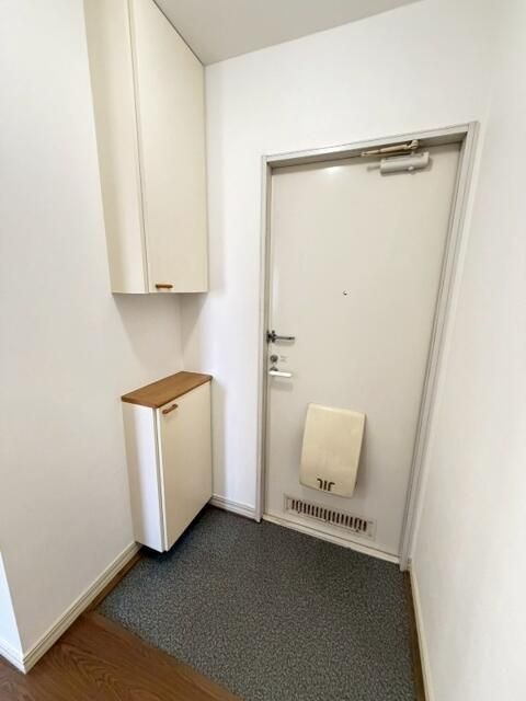 ハイツファインの玄関