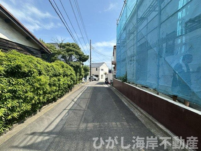 茅ヶ崎市浜須賀　新築戸建の前面道路含む現地写真|4月6日撮影　建築前　現地外観