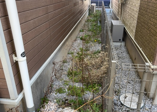 【庭】 | 庭のある家に住むことのメリットとして、子どもたちの遊び場を確保できること、ガーデニングや家庭菜園を楽しめること、明るさを確保できることがあります。また、配置を工夫することでプライバシーが確保できます。