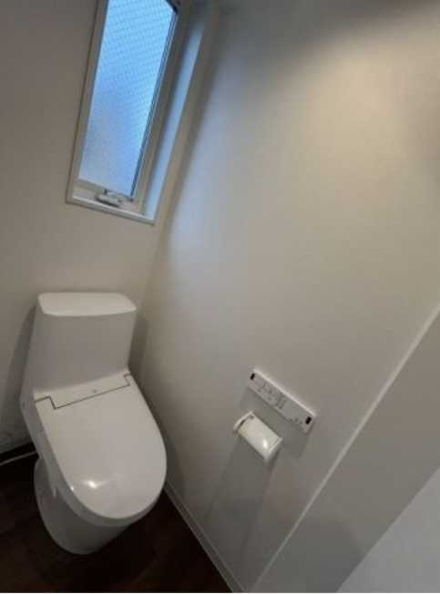 ウェール上馬　新築　3方角部屋　駒沢公園徒歩圏内　ウォークインクロゼットのトイレ
