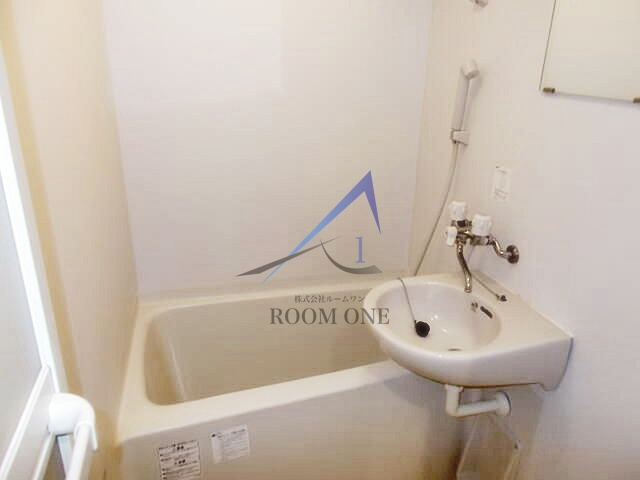 メゾンドカムリの浴室|お風呂です。