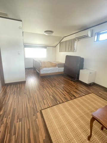 【中古戸建】前橋市川原町の洋室|■洋室｜ナチュラルカラーの床です。模様替えなどとても楽しく工夫できます♪陽当たり、風通しもとても良いので毎日快適な生活スタートです！子供部屋にも良いですね♪