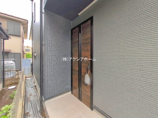 入間市下藤沢4丁目・全5棟　新築一戸建　1号棟の玄関|現地写真（2026年8月17日撮影）