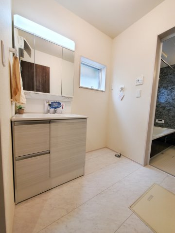 三郷市　早稲田5丁目　新築戸建　全1棟の独立洗面台|施工例です