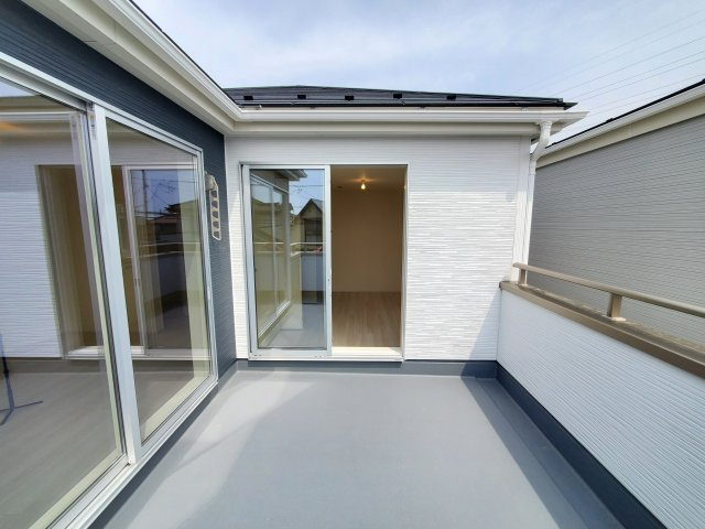 三郷市　早稲田5丁目　新築戸建　全1棟のバルコニー|施工例です