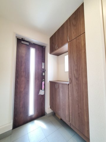 三郷市　早稲田5丁目　新築戸建　全1棟の玄関|施工例です