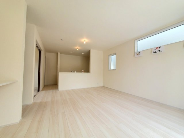 三郷市　早稲田5丁目　新築戸建　全1棟の居間・リビング|施工例です