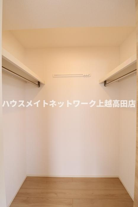 シャインピークス大和 Ｂの収納|ウォークインクローゼット