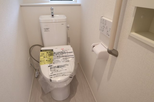 《仲介手数料無料》上尾市大字大谷本郷102-4新築一戸建てグラファーレのトイレ