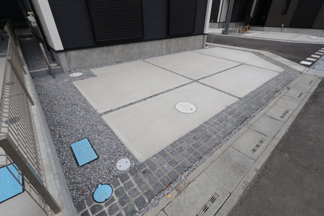 《仲介手数料無料》上尾市大字大谷本郷102-4新築一戸建てグラファーレの駐車場