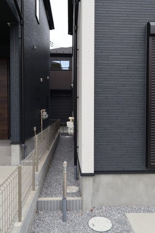 《仲介手数料無料》上尾市大字大谷本郷102-4新築一戸建てグラファーレの外観