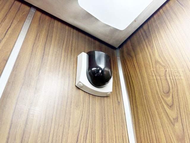 【防犯設備】 | 三鷹紅林マンション | 建物や敷地の隅々に目を光らせる防犯カメラが設置されています。現地を見学される際には、カメラの存在やその台数にも意識を払ってみてください。～即日のご見学可能～　お問合せはお気軽にどうぞ。