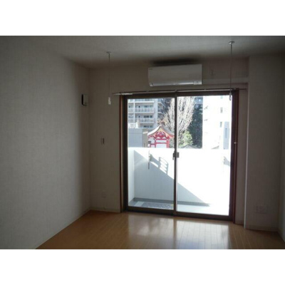 【居間・リビング】 | グリーニエ西新宿参番館  | 7.2帖のきれいな洋室。