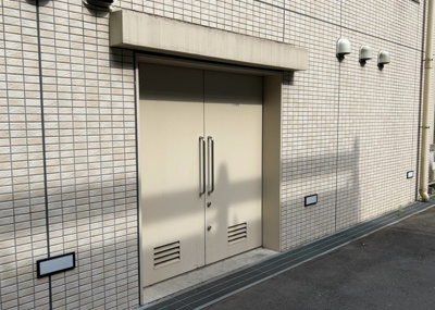【設備】 | ダイヤモンドライフ森の里ヒルズ　 | 共有部分は、住民なら誰もが使える設備のこと。例えば駐車場やエレベーター、インターネット設備、セキュリティ設備などがあります。他にも、マンションの廊下・外部階段やエントランス・ゴミ置き場などがあります。