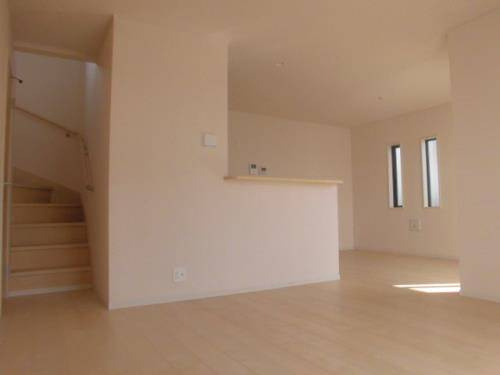 クレイドルガーデン横浜市青葉区松風台第1　1号棟の居間・リビング