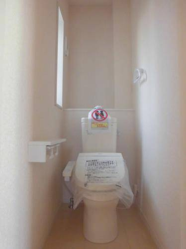 クレイドルガーデン横浜市青葉区松風台第1　1号棟のトイレ