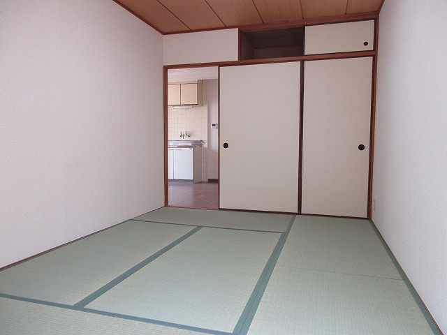 メゾン天神山の和室