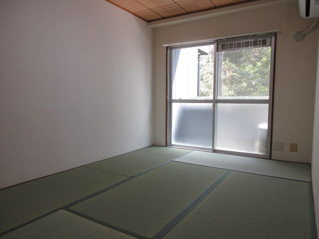 メゾン天神山の和室