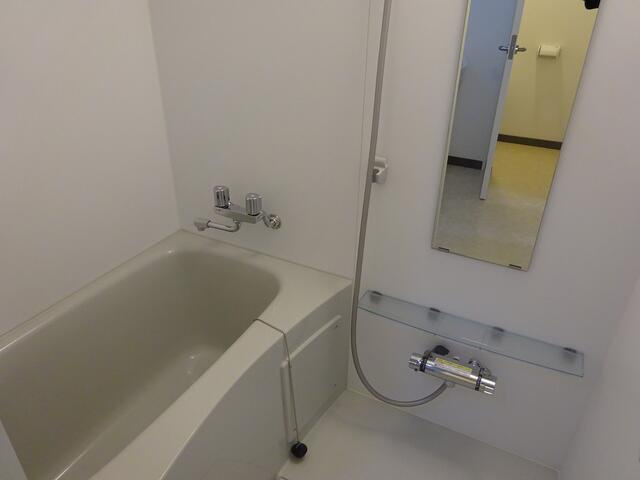 等々力ＱＳハイムの浴室