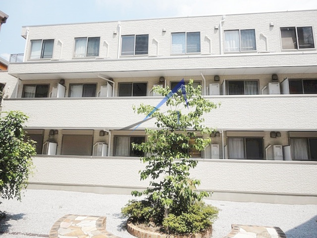 Ｃｏｕｒｔ　Ｐｉｎｅｔａｉｌ