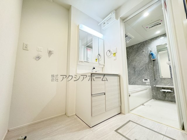 入間市下藤沢4丁目・全5棟　新築一戸建　2号棟の独立洗面台|シャンプードレッサー付洗面化粧台