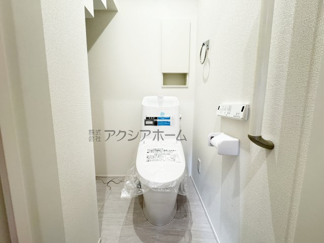 入間市下藤沢4丁目・全5棟　新築一戸建　2号棟のトイレ|温水洗浄機能付
