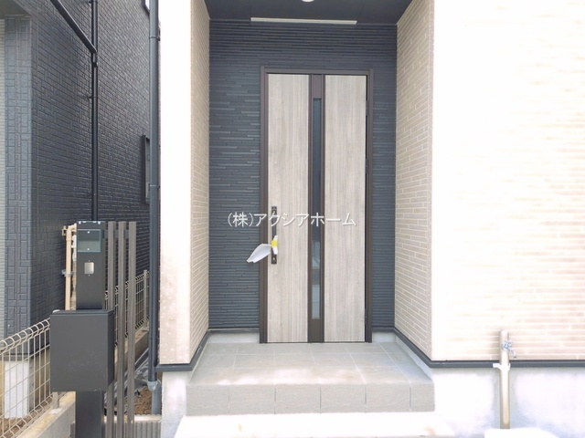入間市下藤沢4丁目・全5棟　新築一戸建　2号棟の玄関