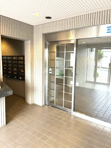 藤和ライブタウン武蔵野緑町のエントランス